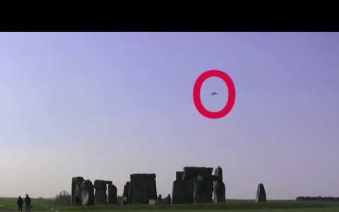 Stonehenge UFO